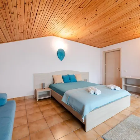 Adriana Guest house